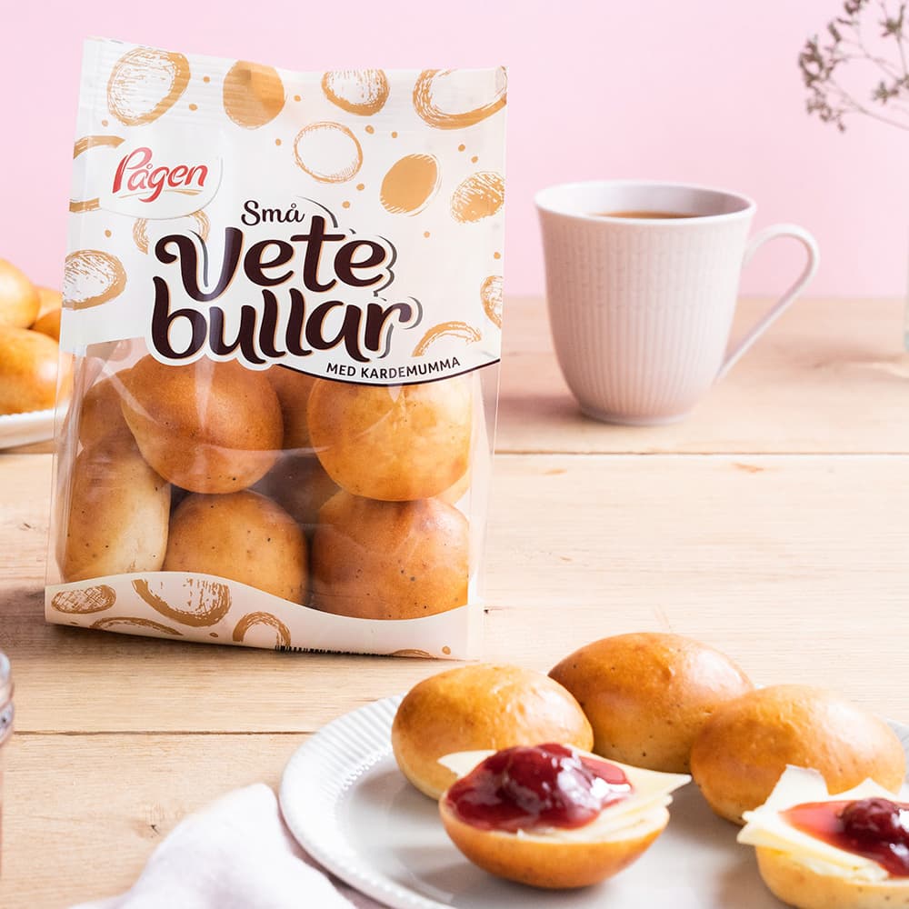 Små vetebullar med kardemumma