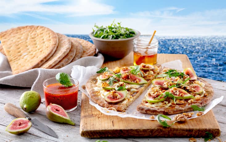 Hönöpizza med fikon chèvre mozzarella och rostade valnötter Recept | Pågen