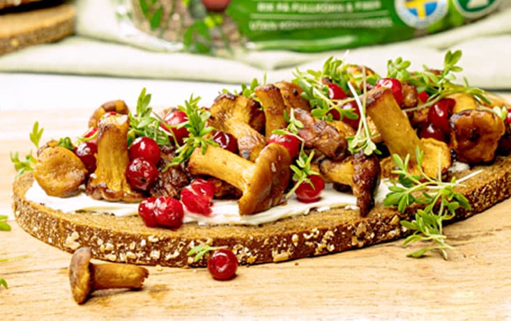 Lyxig LingonGrova-kantarellmacka - Recept | Pågen