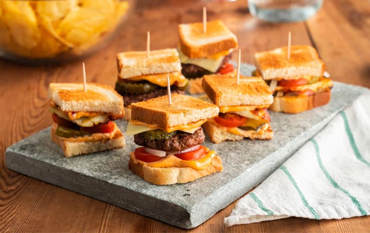 Mini-burgare med rostat bröd - Recept | Pågen