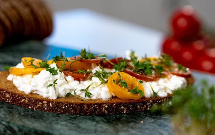 Macka med Keso & Tomat på LingonGrova - Recept | Pågen