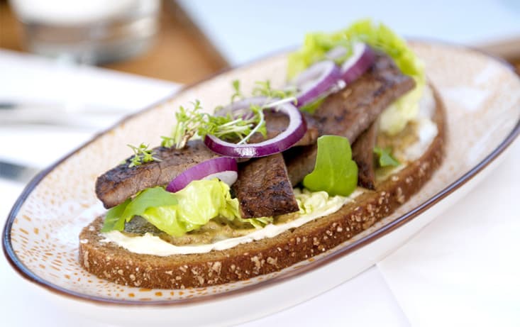 Macka med Lövbiff på Pågen LingonGrova - Recept | Pågen