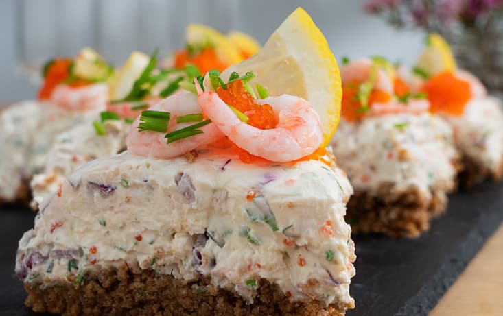 Räkcheesecake med kavring & stenbitsrom - Recept | Pågen