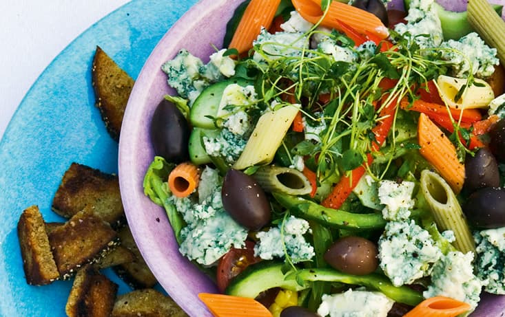 Roquefortsallad med örtkrutonger | Pågen