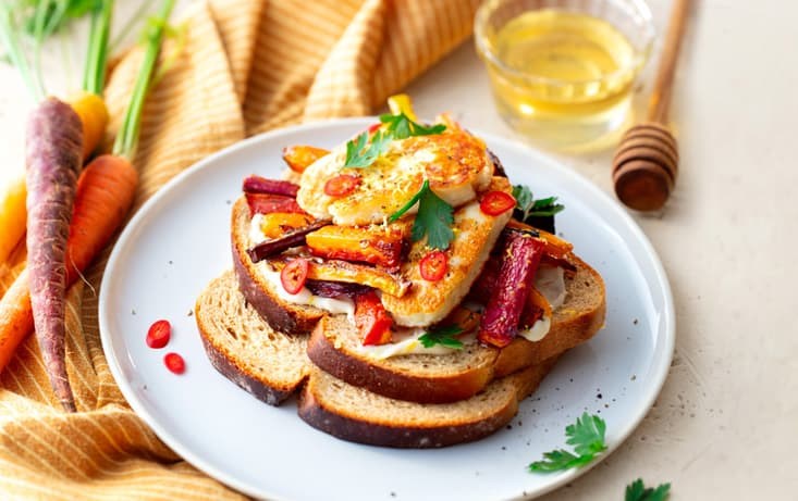 Smörgås med rostade morötter och grillost - Recept | Pågen