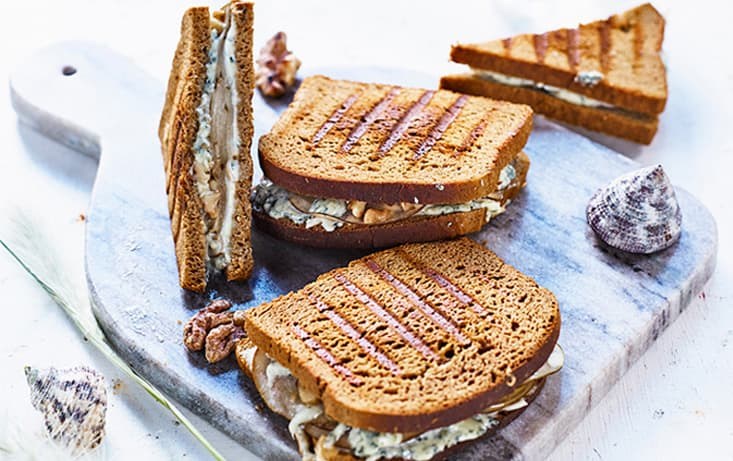 Tylö sandwich - Grillad kavring med ädelost & valnötter - Recept | Pågen