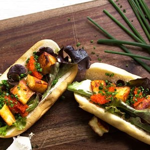 Vegetariska ”lobster” rolls med halloumi - Recept | Pågen